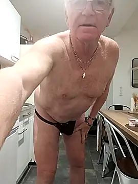 Snapshot of olivbisoumis chatting on April 2026 04:39:02 AM olivbisoumis online show from April 2026 04:39:02 AM