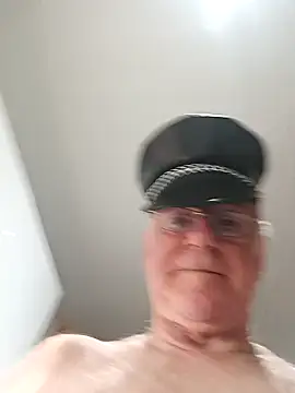 Snapshot of olivbisoumis chatting on April 2026 05:08:02 AM olivbisoumis online show from April 2026 05:08:02 AM