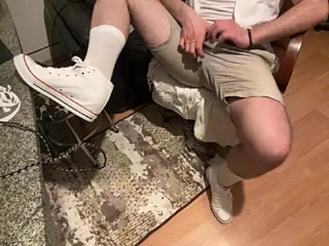 ozzyylove online show from April 2026 08:45:02 PM