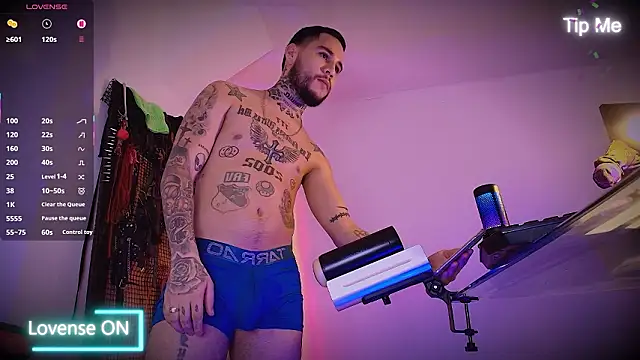 Snapshot of king_of_desire chatting on February 2026 07:12:01 PM king of desire online show from February 2026 07:12:01 PM