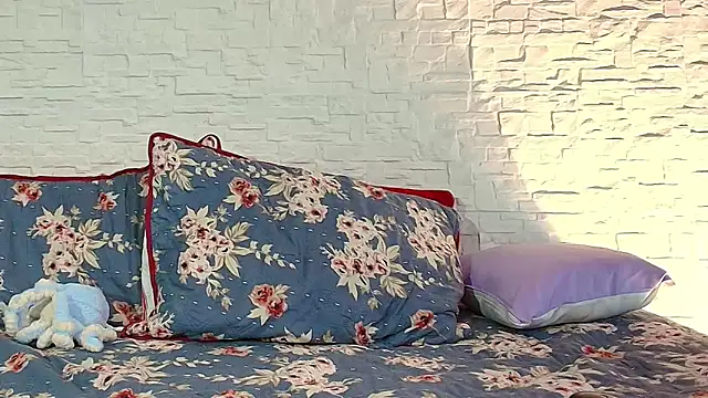 Snapshot of Eliassalvatore_ chatting on April 2026 12:28:01 AM Eliassalvatore online show from April 2026 12:28:01 AM