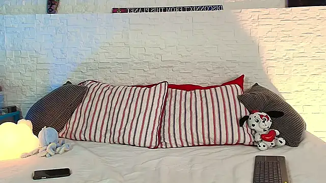 Snapshot of Eliassalvatore_ chatting on April 2026 07:17:02 PM Eliassalvatore online show from April 2026 07:17:02 PM