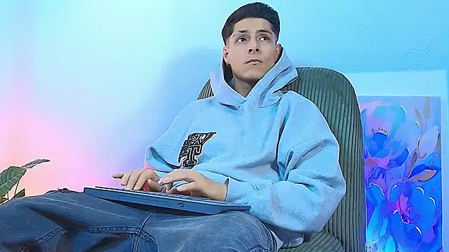 Eliassalvatore  online show from August 2026 03:04:02 PM