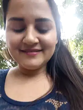 yissela92 online show from February 2026 06:53:02 PM