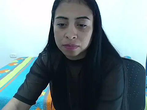 Snapshot of karla-hank chatting on April 2026 02:01:02 PM karla-hank online show from April 2026 02:01:02 PM