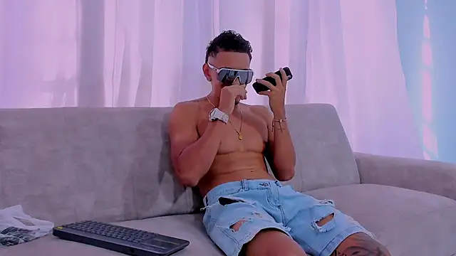 Snapshot of privacy_friends chatting on March 2026 09:19:02 PM privacy friends online show from March 2026 09:19:02 PM