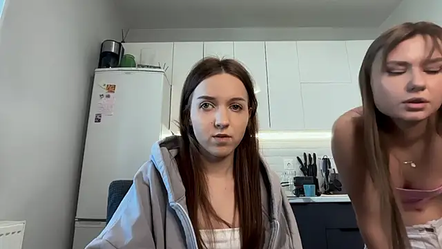 Snapshot of monnymoonn chatting on April 2026 10:26:01 AM monnymoonn online show from April 2026 10:26:01 AM