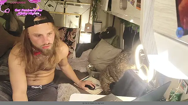 Snapshot of Juli_Corn chatting on April 2026 12:55:02 AM Juli Corn online show from April 2026 12:55:02 AM