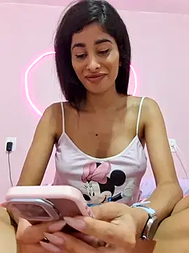 Snapshot of KaterinneMarie chatting on April 2026 12:49:02 AM KaterinneMarie online show from April 2026 12:49:02 AM