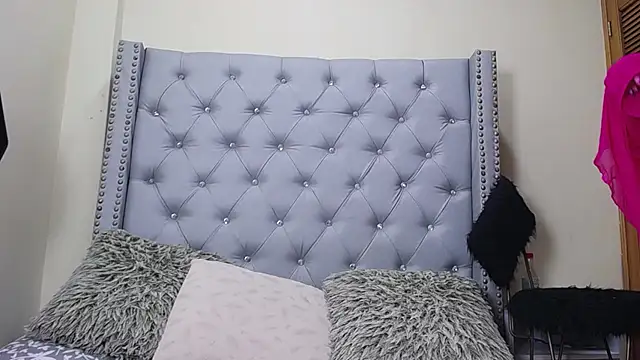 skarlett  36 online show from April 2026 02:23:01 PM