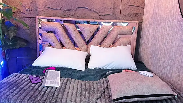 SophyAdams online show from April 2026 02:51:02 AM