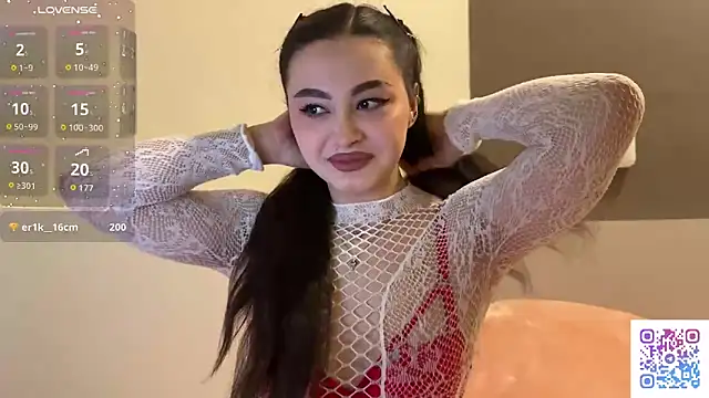 Snapshot of Sweet_BerryBabe chatting on April 2026 11:48:01 PM Sweet BerryBabe online show from April 2026 11:48:01 PM