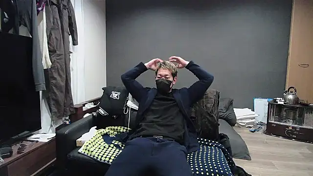 Snapshot of ryuaaaaa chatting on April 2026 04:30:02 PM ryuaaaaa online show from April 2026 04:30:02 PM