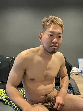 Snapshot of ryuaaaaa chatting on April 2026 05:30:01 PM ryuaaaaa online show from April 2026 05:30:01 PM