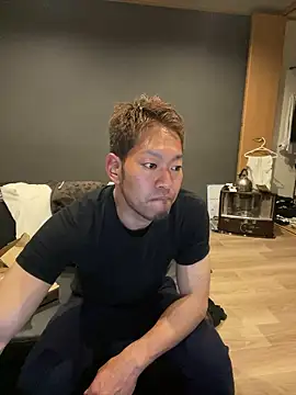Snapshot of ryuaaaaa chatting on May 2026 05:19:02 PM ryuaaaaa online show from May 2026 05:19:02 PM
