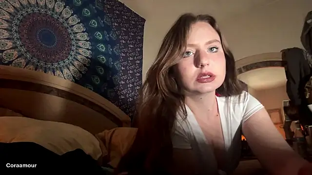 Snapshot of itscoraamour chatting on March 2026 02:05:02 AM itscoraamour online show from March 2026 02:05:02 AM