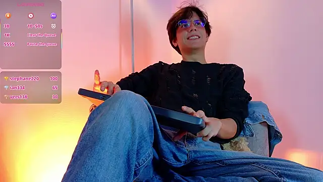 lui x dust online show from March 2026 05:44:01 AM