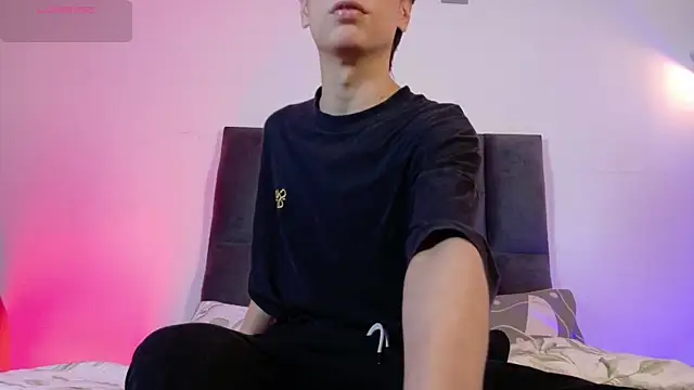 lui x dust online show from May 2026 03:33:02 AM