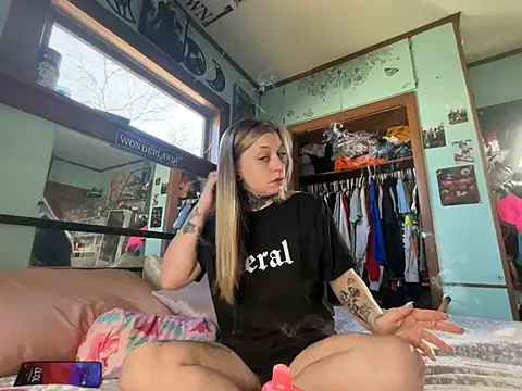 Snapshot of Sarasweets33 chatting on March 2026 03:17:01 PM Sarasweets33 online show from March 2026 03:17:01 PM