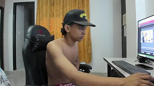 megan cros online show from March 2026 03:19:02 PM