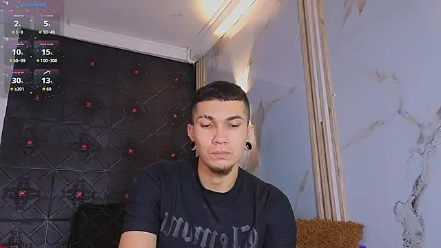 Logan and Reachel online show from April 2026 07:06:02 PM