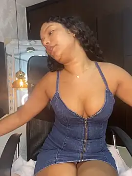 Snapshot of Miaafoxx__ chatting on March 2026 07:28:01 PM Miaafoxx online show from March 2026 07:28:01 PM