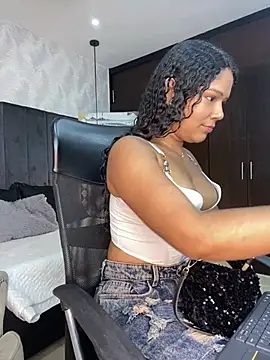 Snapshot of Miaafoxx__ chatting on March 2026 07:41:02 PM Miaafoxx online show from March 2026 07:41:02 PM