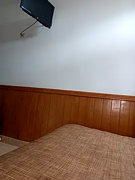 Rosyshadow online show from April 2026 07:19:01 PM