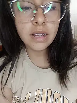 Rosyshadow online show from May 2026 08:28:01 PM