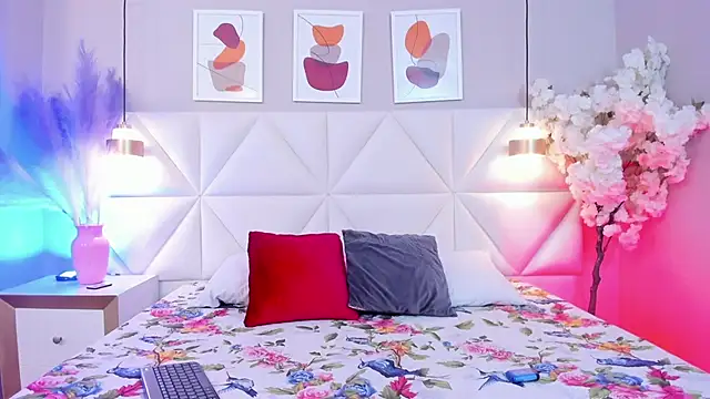 Kitty  444 online show from February 2026 12:13:02 PM