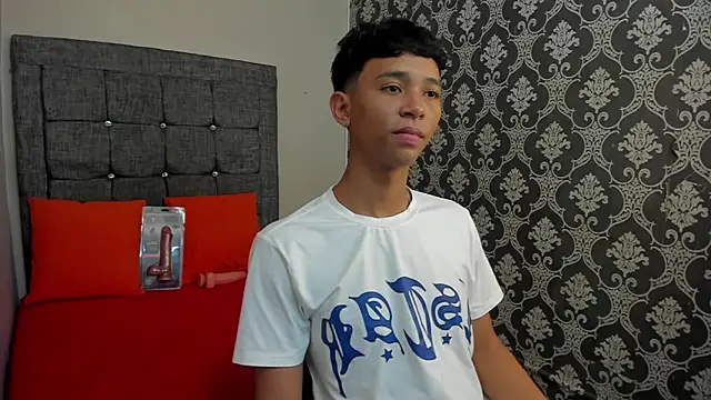 Little Twink19x online show from June 2026 07:19:02 PM