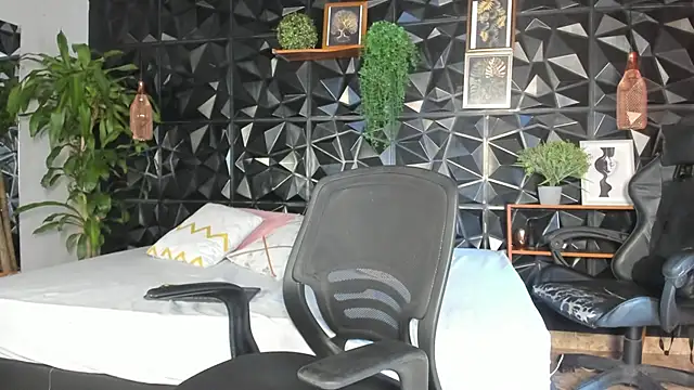 Jeremy wallker online show from July 2026 06:12:01 PM