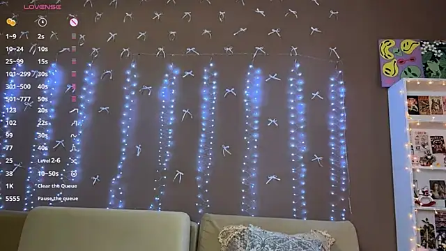 Snapshot of SoraCat chatting on March 2026 09:27:02 AM SoraCat online show from March 2026 09:27:02 AM