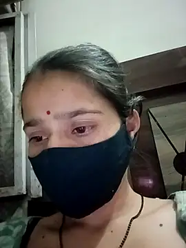 Snapshot of Vandana122 chatting on April 2026 03:53:02 PM Vandana122 online show from April 2026 03:53:02 PM