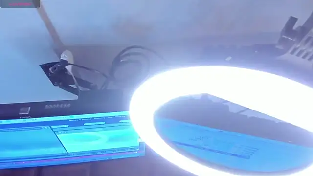 Snapshot of ebonyx40 chatting on April 2026 11:44:02 AM ebonyx40 online show from April 2026 11:44:02 AM