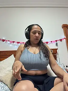 CrystalIvy online show from April 2026 08:11:02 PM