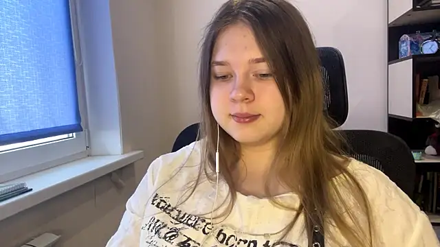 TomikoPfau online show from March 2026 03:34:01 AM