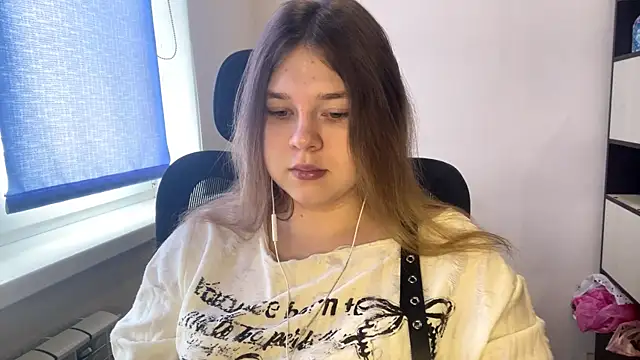 TomikoPfau online show from April 2026 07:39:01 AM