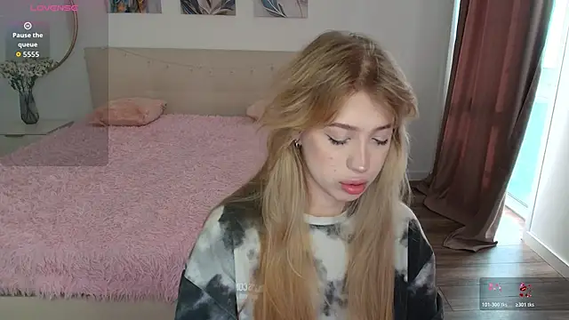 Snapshot of linaloon chatting on March 2026 03:13:01 AM linaloon online show from March 2026 03:13:01 AM