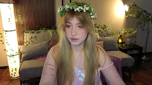 Snapshot of linaloon chatting on April 2026 06:38:02 AM linaloon online show from April 2026 06:38:02 AM