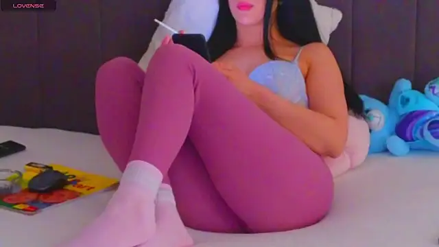 Snapshot of LauraDelightX chatting on March 2026 08:18:02 AM LauraDelightX online show from March 2026 08:18:02 AM