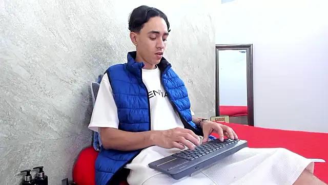 Snapshot of Mick-lollipop chatting on March 2026 07:54:02 PM Mick-lollipop online show from March 2026 07:54:02 PM