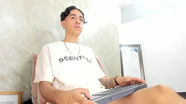 Snapshot of Mick-lollipop chatting on March 2026 07:53:02 PM Mick-lollipop online show from March 2026 07:53:02 PM