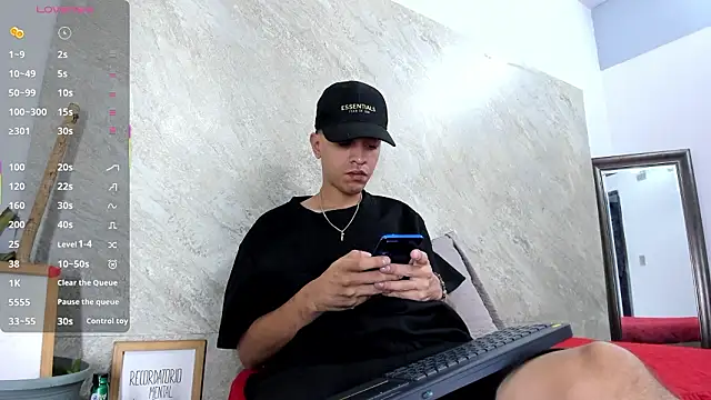 Snapshot of Mick-lollipop chatting on March 2026 08:01:01 PM Mick-lollipop online show from March 2026 08:01:01 PM