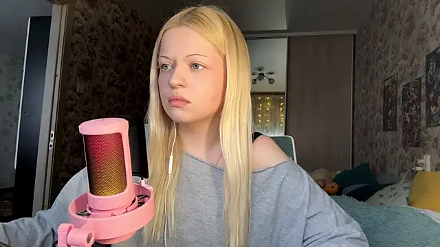 Snapshot of JeneeBIanks chatting on February 2026 12:37:01 PM JeneeBIanks online show from February 2026 12:37:01 PM