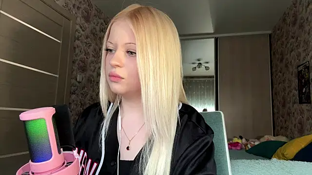 Snapshot of JeneeBIanks chatting on March 2026 09:13:01 AM JeneeBIanks online show from March 2026 09:13:01 AM