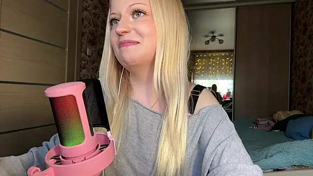 Snapshot of JeneeBIanks chatting on March 2026 12:56:02 PM JeneeBIanks online show from March 2026 12:56:02 PM