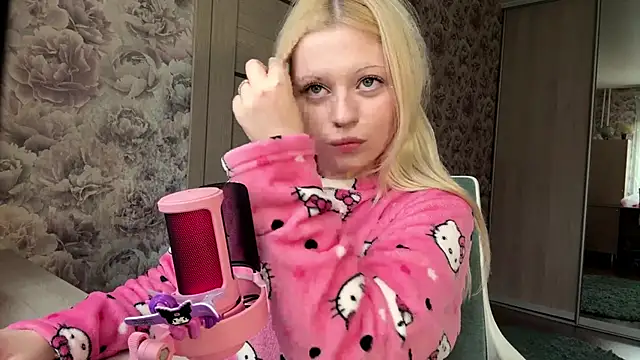 Snapshot of JeneeBIanks chatting on April 2026 12:36:02 PM JeneeBIanks online show from April 2026 12:36:02 PM