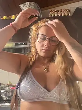 Snapshot of Alma_Andrade chatting on March 2026 04:45:02 PM Alma Andrade online show from March 2026 04:45:02 PM