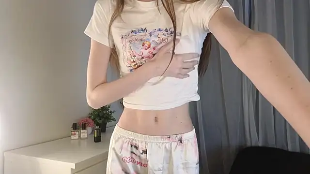 Snapshot of arina_waifu chatting on April 2026 03:17:02 PM arina waifu online show from April 2026 03:17:02 PM